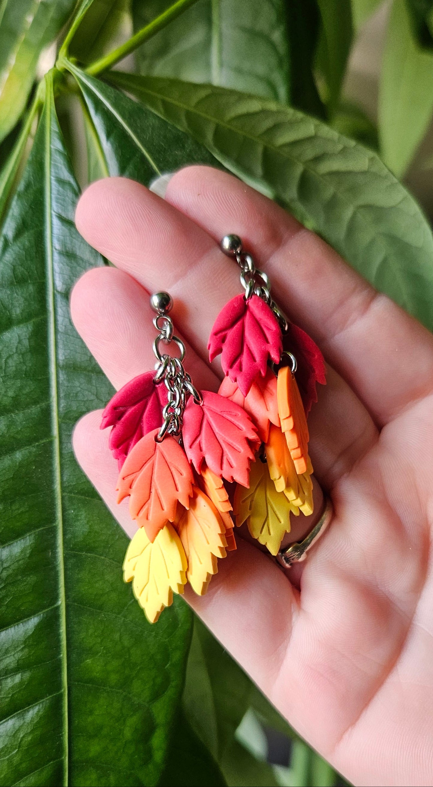 Falling Leaves Earrings šāØ